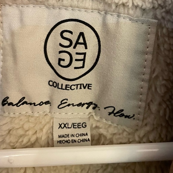 Sage Collective Shacket - Picture 2 of 4